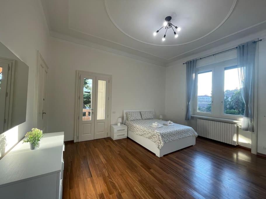 Bg Central President Suite Con Parcheggio - Vista Citta Alta Bérgamo Exterior foto