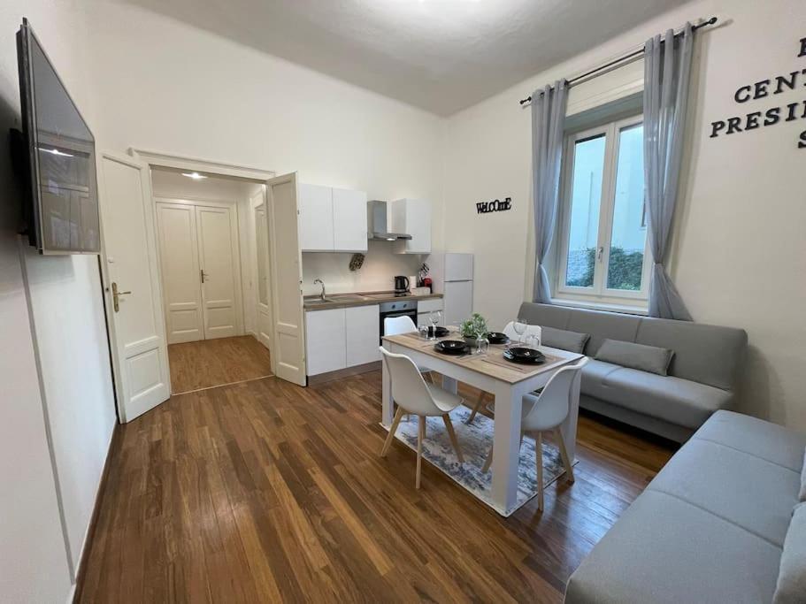 Bg Central President Suite Con Parcheggio - Vista Citta Alta Bérgamo Exterior foto
