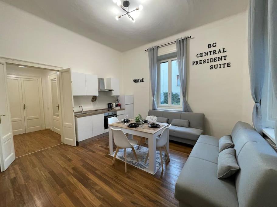 Bg Central President Suite Con Parcheggio - Vista Citta Alta Bérgamo Exterior foto